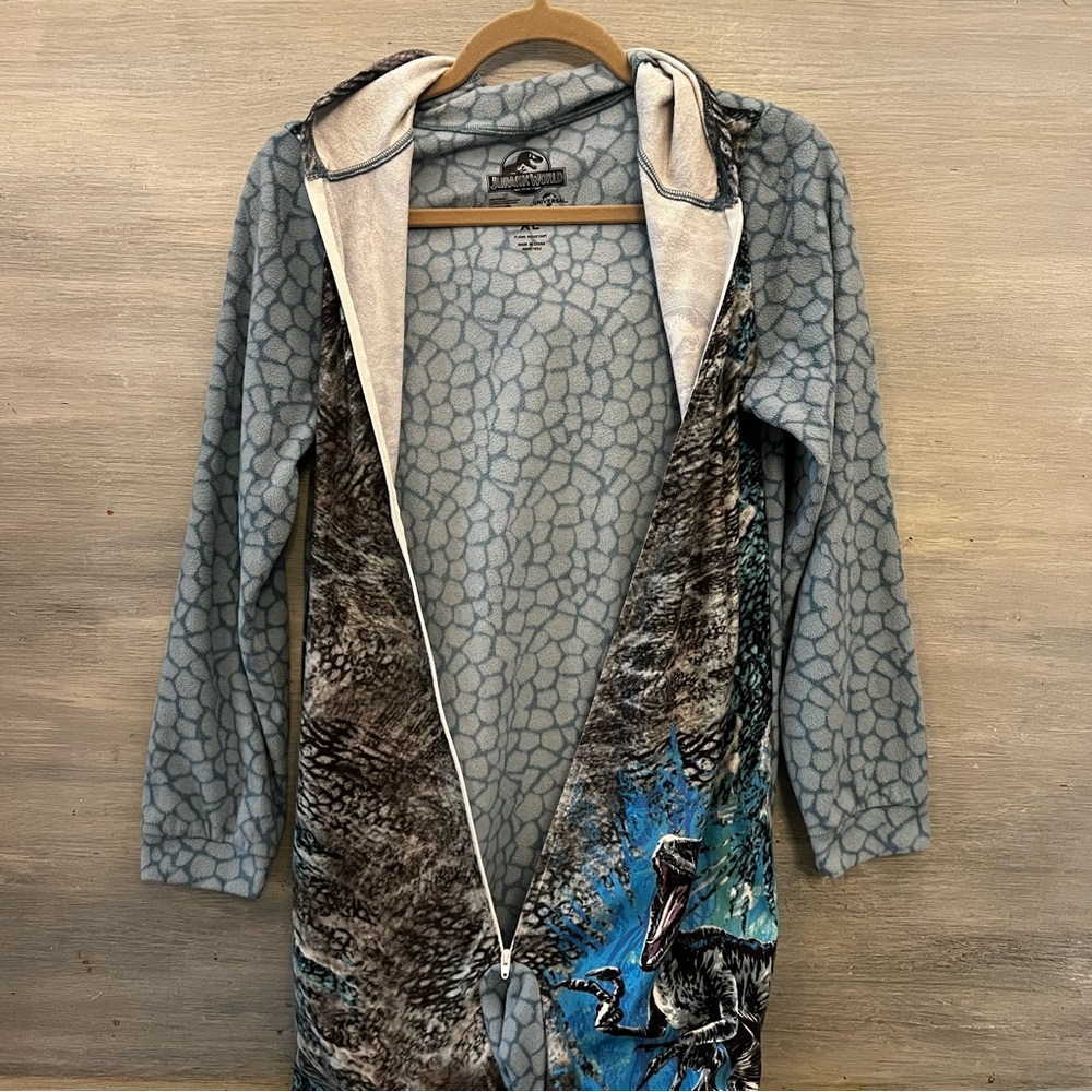 Jurassic World Kid’s One Piece‎ Raptor Pajamas XL Good Condition - Picture 6 of 9